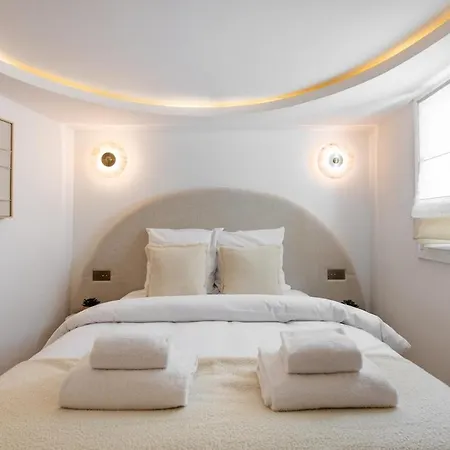 5#new 6 People - Saint-germain Notre-dame Paris